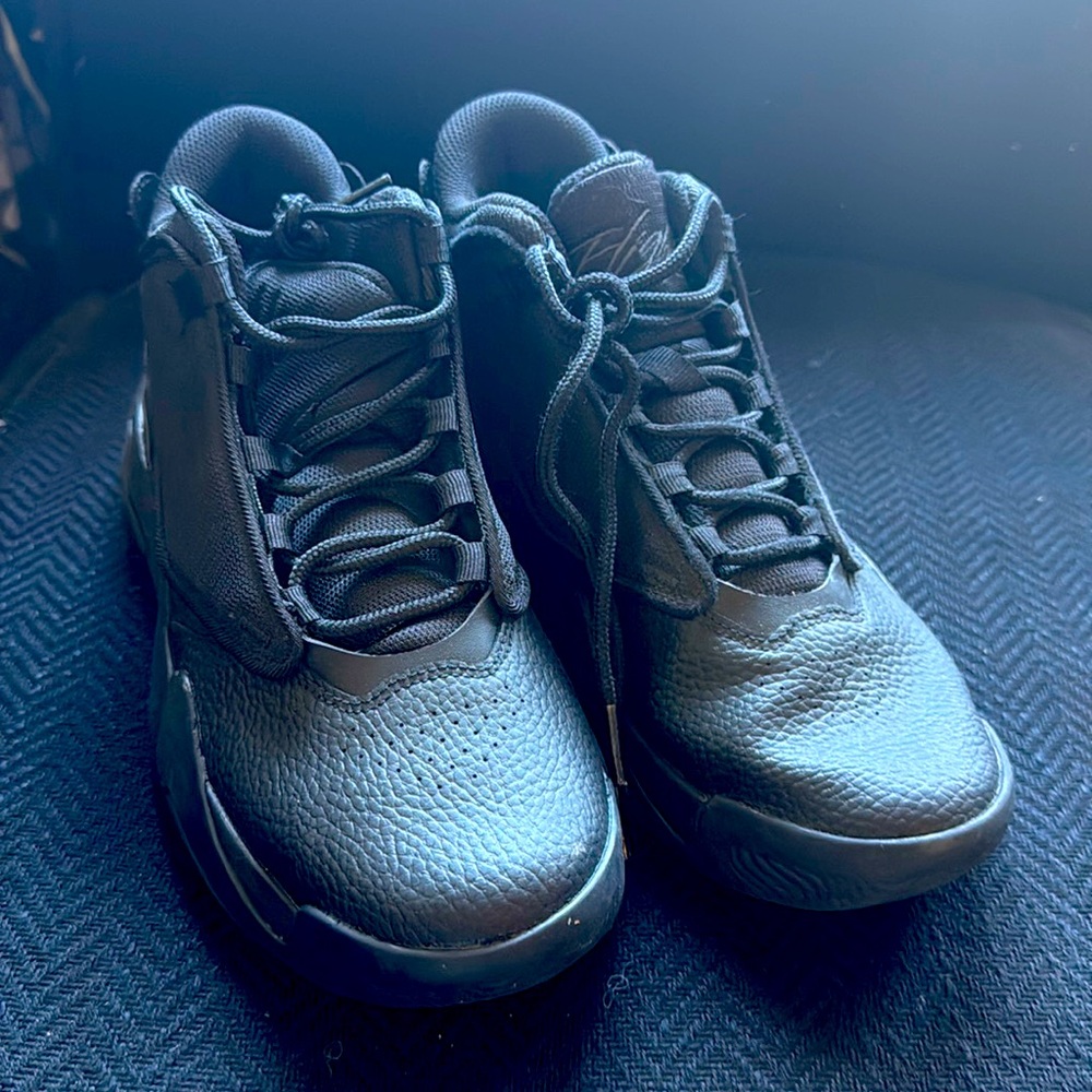 JORDAN MAX AURA 4 (GS) Black